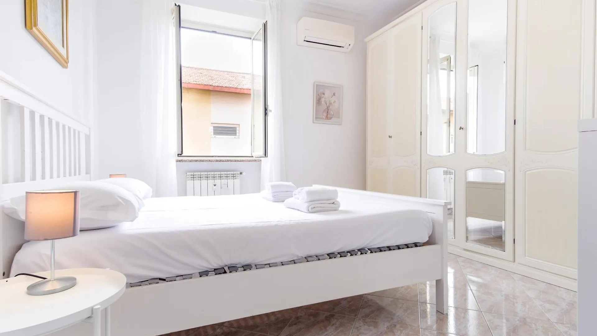 Elegantis Labicana Apartment - Few Steps From The Colosseum Rome