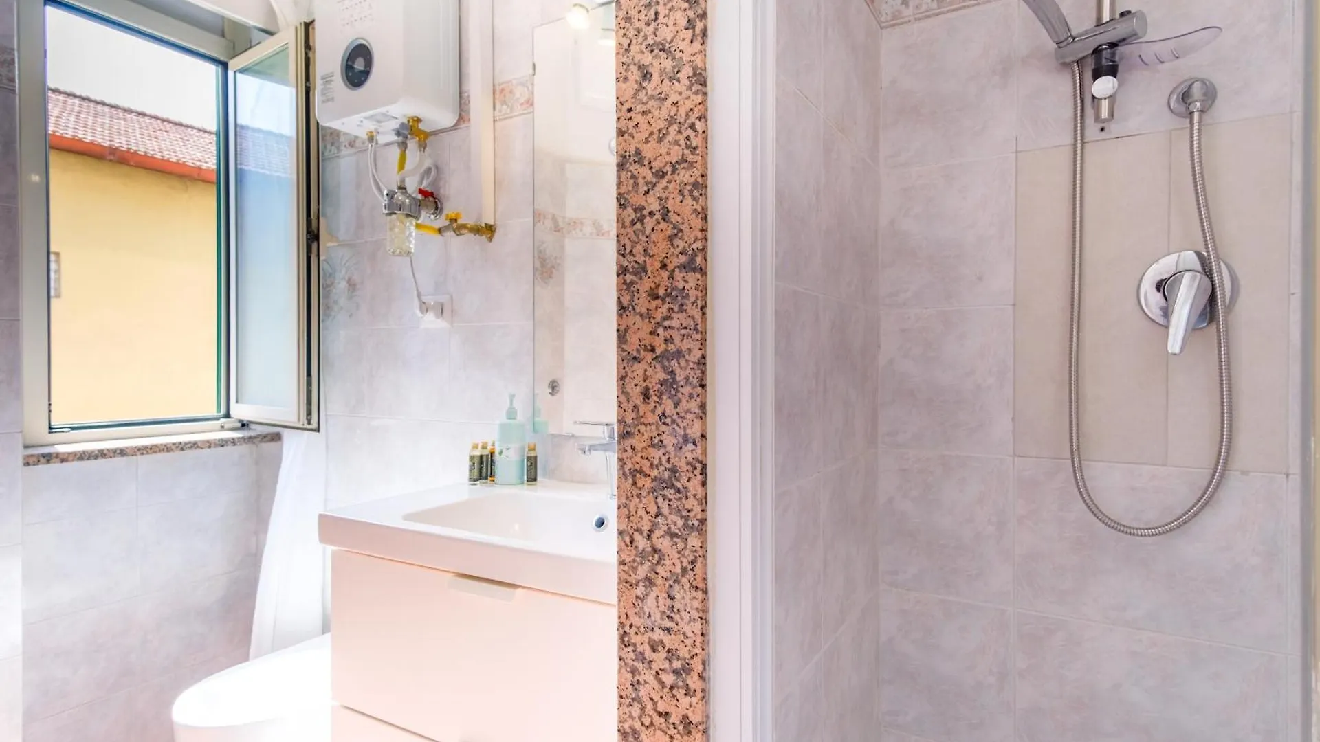 Elegantis Labicana Apartment - Few Steps From The Colosseum 0*, Rome Italy