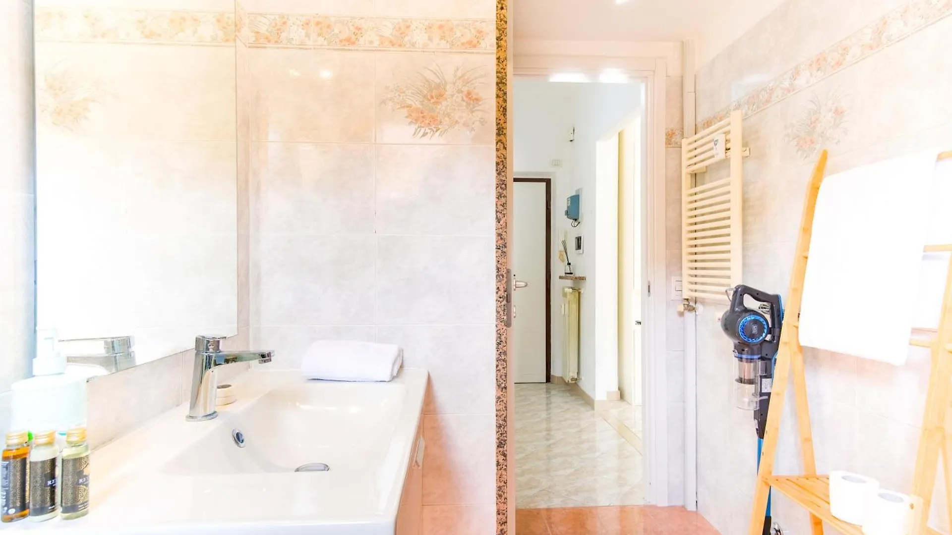 Elegantis Labicana Apartment - Few Steps From The Colosseum
