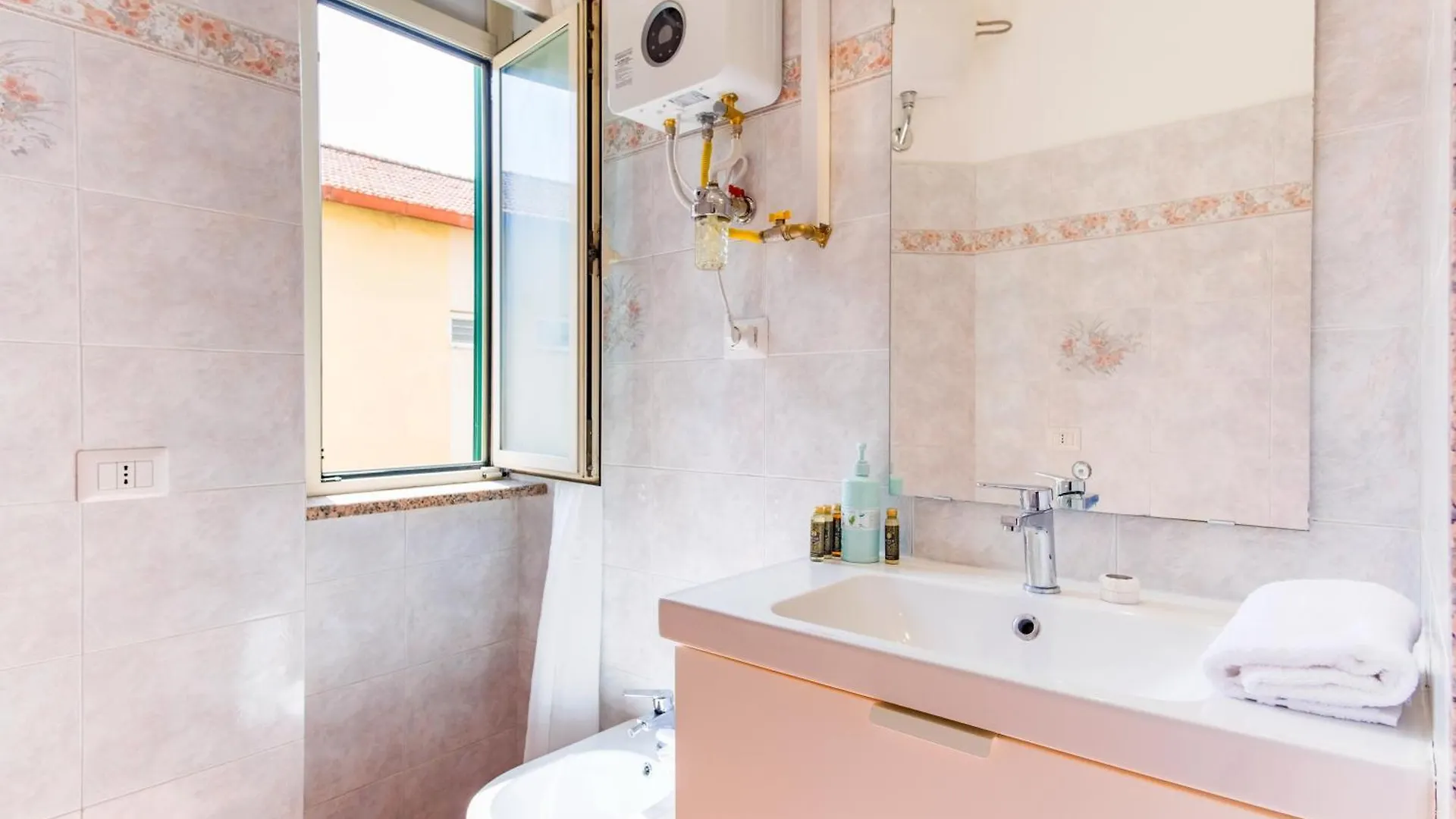 Elegantis Labicana Apartment - Few Steps From The Colosseum 0*, Rome
