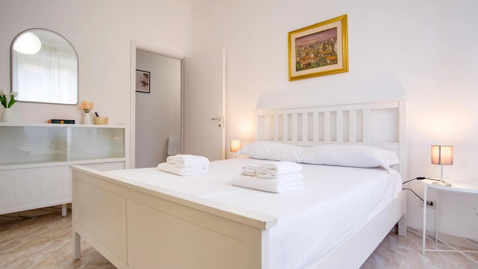 Elegantis Labicana Apartment - Few Steps From The Colosseum Italy